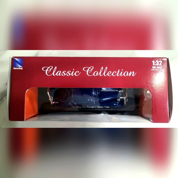 1933 Chevy Coupe 1:32 Die-Cast Toy Car - Picture 3 of 8